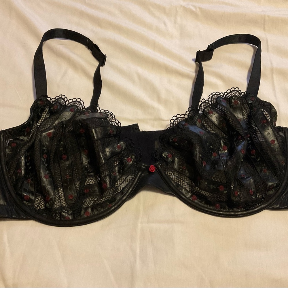 Savage X Fenty Renaissance Rose Unlined Demi Bra size ??